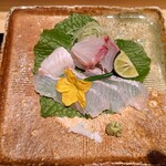 日本料理 柳燕 - 青森三厩の鮃と三重答志島の伊佐木
