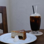 Solo - アールグレイとプルーンのチーズケーキ＆冷たいウィンナーコーヒー