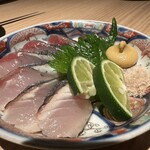 二◯加屋長介 - 