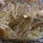 支那そば月や - ちぢれ麺