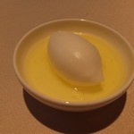 ロワゾー・パー・マツナガ - ヨーグルトムースとグレープフルーツのソルべ