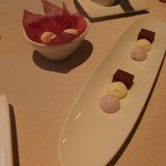 ロワゾー・パー・マツナガ - 小菓子です。