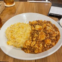 個室中華 頤和園 溜池山王店 - 