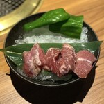中目黒焼肉 登牛門 - ・豚コメカミ × ピーマン