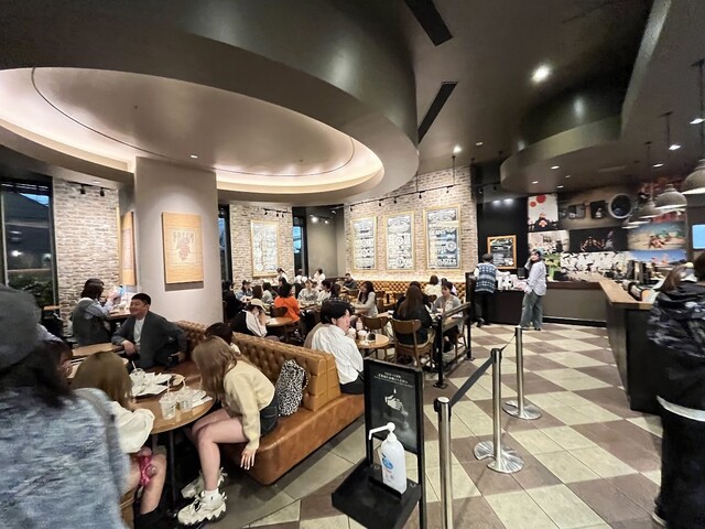 Starbucks Coffee Hoteru Keihan Yunibasaru Tawa Ten photo 4