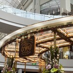 TWG Tea Salon & Boutique in the Gardens - 内観