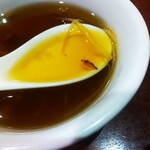 横浜中華街 彩り五色小籠包専門店 龍海飯店 - フカヒレスープ