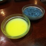 横浜中華街 彩り五色小籠包専門店 龍海飯店 - 黒ゴマプリン・マンゴープリン