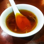 横浜中華街 彩り五色小籠包専門店 龍海飯店 - フカヒレスープ
