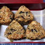 日本料理 柳燕 - 伊勢志摩の鹿尾菜に鹿児島の鰻の炊き込みご飯をおにぎりに