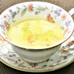 本格イタリアンレストラン Bel e Moco - 米と麩を合わせた グリーンピースとベーコンのスープ