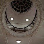 綱町三井倶楽部 - １０ｍの吹き抜け