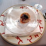 ラ メゾン ドゥ グラシアニ - 毛蟹エフィロシェ　カリフラワーのバヴァロア　フレッシュオシェトラキャビアとソースアンティボワーズ