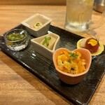 Mimizuku - 季節の食材を使った前菜5種盛合わせ(豚肉とくるみのテリーヌ、トマトのジュレ、高野豆腐、かぼちゃのサラダ チェダーチーズ、昆布と枝豆とオクラの和物)
