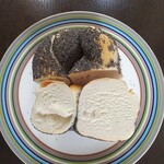 MARUICHI BAGEL - ポピー（断面　気泡は無い）