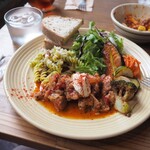 カフェ＆ビアー ゴーティー - 鶏の赤ワイン煮込み