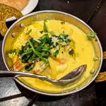 Indian Street Food & Bar GOND - 揚げ茄子とトマトのピーナッツマサラだよ