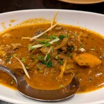 Indian Street Food & Bar GOND - マトンカレーメティの香りだよ
