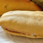 ピーターパン - クリーム入クッキー¥140外　クリームをサンドしているクッキー。品切れで大抵16時には閉店しているとのこと。