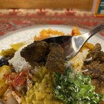 Ryu Cafe&Curry - 煮付けられた豚肉