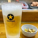 Ajiichi Haruka - 生ビール、お通し（たけのこ煮）