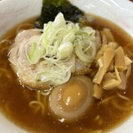 キッチン有明 - 柔らかい豚バラチャーシュー2枚。さあ、どんな味玉かな？