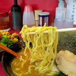横浜ラーメン 相馬家 - 麺リフト