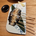 大衆すし酒場不二子 中野坂上店 - 丁寧に串刺しされた焼魚