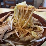 Teradomari Komadori - 麺は太麺　もっちり柔らかな食感。