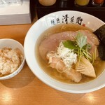 Menshou Seibei - 淡麗そば（900円）