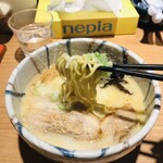 風来居 新宿店 - 卵ちぢれ麺