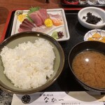 Kisetsu Ryouri Nakai Chi - 刺身定食