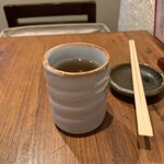 五明の向かい - お茶は、冷たくなりました。