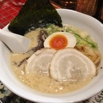 とんこつ小川 - 鶏とんこつ醤油(700円)