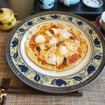 石臼挽き蕎麦香房 山の実 - アンチョビのそばピッツァ