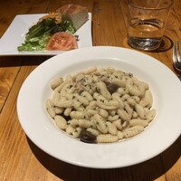 トラットリア ダイ パエサーニ - PRANZO A (ドライそら豆とイカのカヴァテッリ)