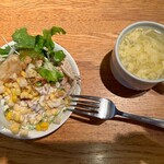 hamba-gusute-kisemmonnomise - セットのサラダとスープ