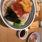 日本橋海鮮丼 つじ半 - 