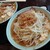 俺の生きる道 - 料理写真:俺道ラーメン1000円(税込)+野菜増し100円(にんにく入)。
          もやしもスープも熱々♪チャーシューが目茶苦茶分厚い！
          スープは醤油感強めでコクは控えめ、器小さいけど麺量結構あってお腹いっぱいです。