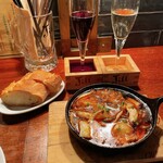 大衆ビストロ ジル - アヒージョとバケット