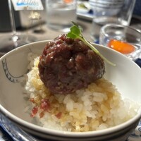 THE CARNE tokyo - シメのユッケ丼。大盛りで食べたいよね