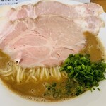 紅ズワイガニらぁ麺 まるはち屋 - 