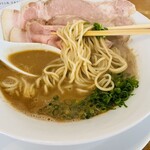 紅ズワイガニらぁ麺 まるはち屋 - 