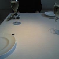 Nishimura Takahito La cuisine creativite - 乾杯のグラスシャンパーニュ