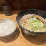 とんこつらぁ麺 嘉晴 - 