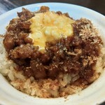 豚白湯創作麺処 友池 - カレー豚足ルーローハン