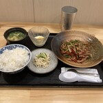 酒家 陽彩 - チンジャオロース定食　950円