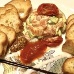 トラットリア　ゼータ - サーモンとアボカドのタルタル