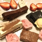 トラットリア　ゼータ - イチゴとバナナのジェラート最高！