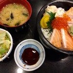 Sushi Uoyuu - 贅沢３色親子丼